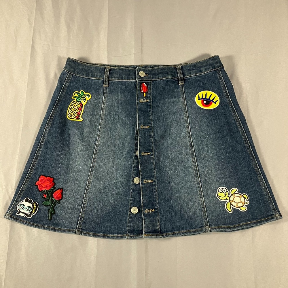 A-Line Denim Skirt Women's Size 14 Button Front Patches Embroidered 90s Y2K - Picture 1 of 15